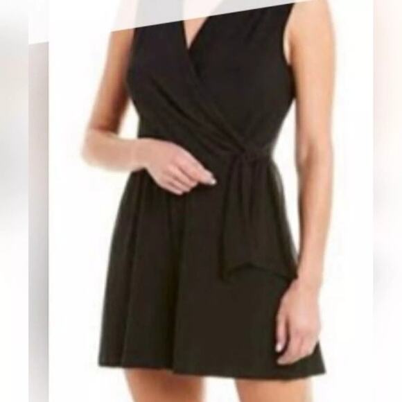 Annalee + Hope Little Black Romper with Faux Wrap Style One Piece Size Medium‎ - Picture 6 of 6